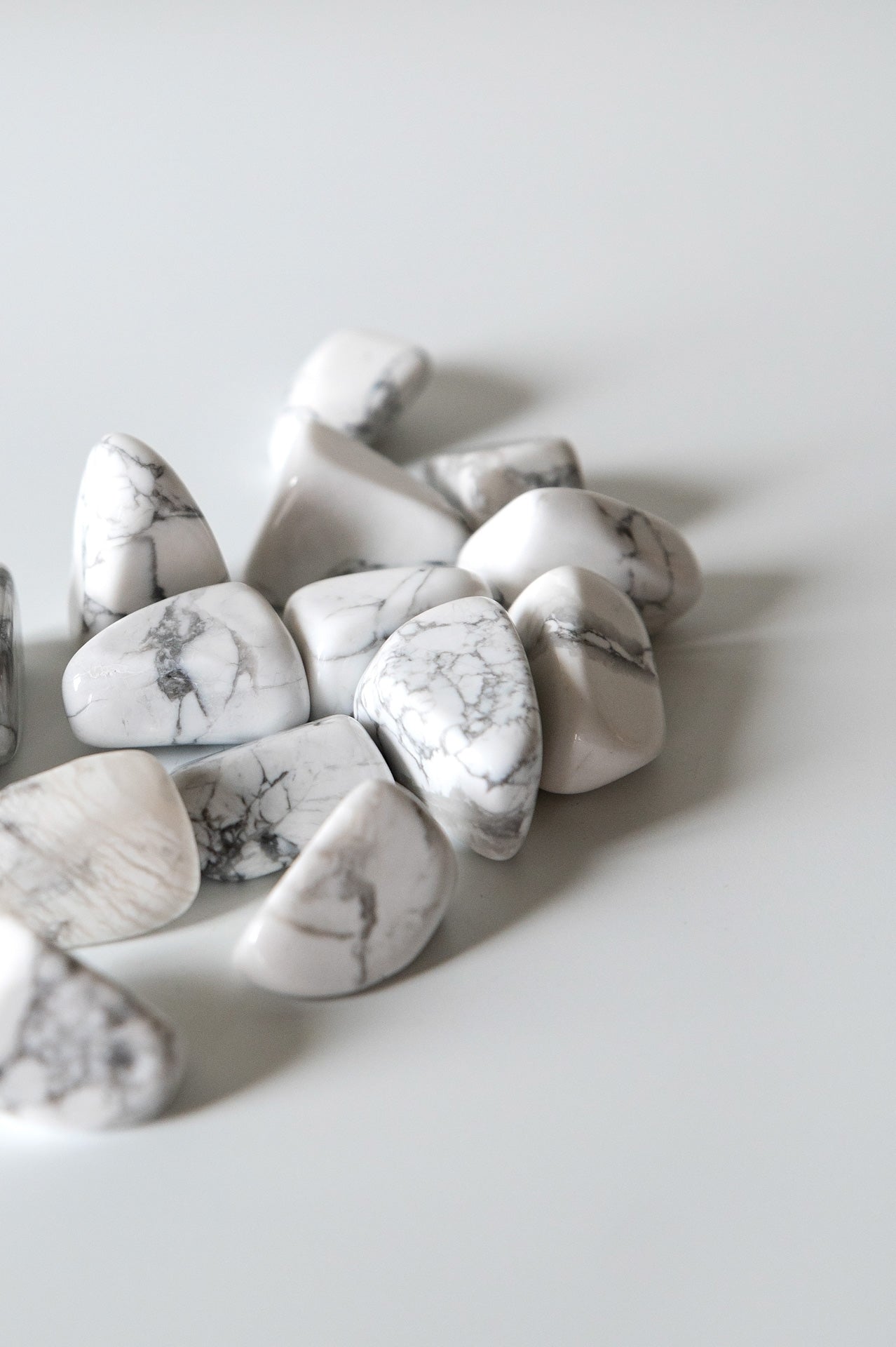 Howlite Tumbles